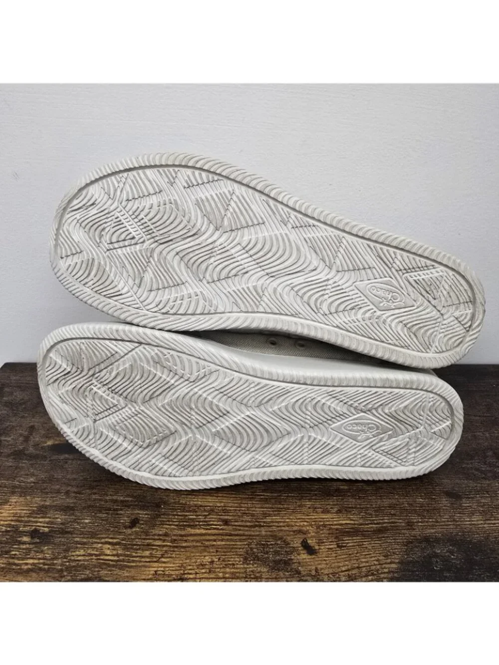 Chaco Chillos Slip On Shoes Sneakers Men’s Size 9.5 Luvseat Footbed Taupe EUC